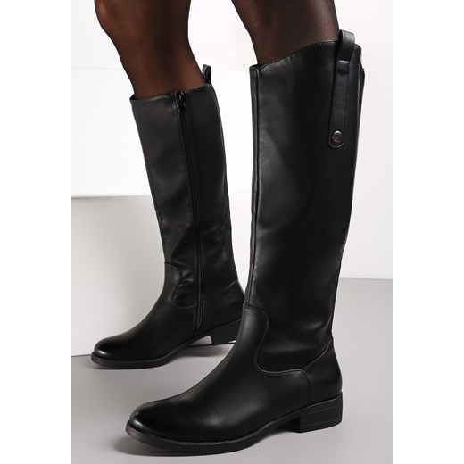 Czarne Kozaki przed Kolano z Asymetryczną Cholewką Hirma ze sklepu born2be.pl w kategorii Kozaki damskie - zdjęcie 185646488