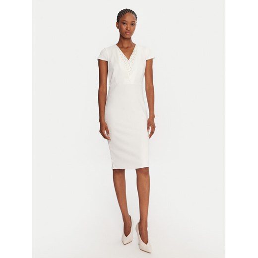 Rinascimento Sukienka koktajlowa CFC0125515003 Biały Slim Fit ze sklepu MODIVO w kategorii Sukienki - zdjęcie 185653898