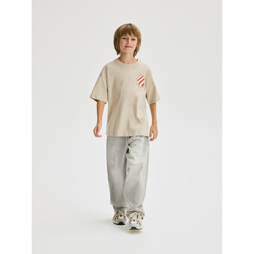 Reserved - Bawełniany t-shirt z nadrukiem - kremowy ze sklepu Reserved w kategorii T-shirty chłopięce - zdjęcie 185657739