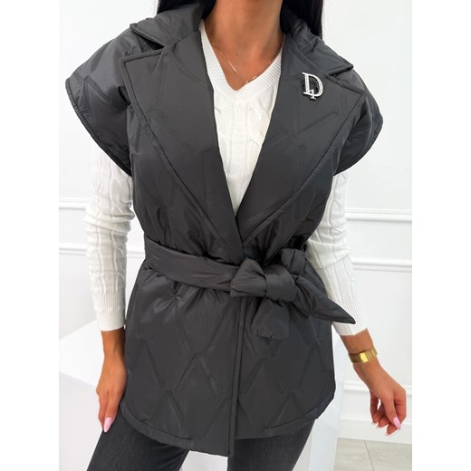 Czarna Kamizelka z Ozdobną Broszką ze sklepu ModnaKiecka.pl w kategorii Kamizelki damskie - zdjęcie 185661607