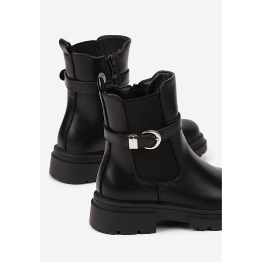 Czarne Botki Typu Sztyblety Ozdobione Klamrą Rallavie 34 born2be.pl