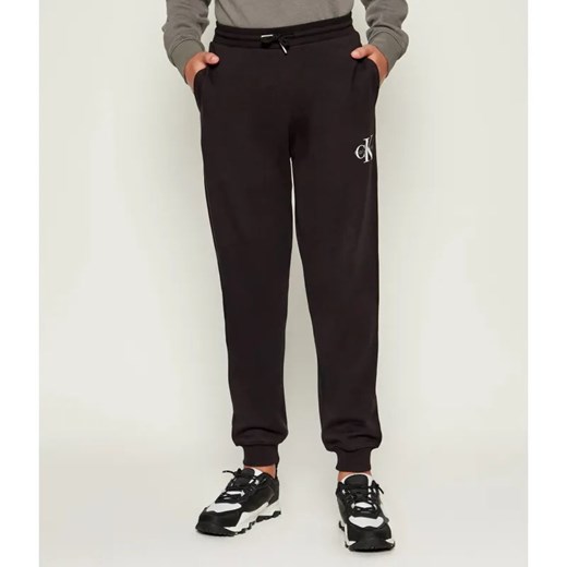 Calvin Klein Jeans Spodnie dresowe | Regular Fit ze sklepu Gomez Fashion Store w kategorii Spodnie chłopięce - zdjęcie 185667669