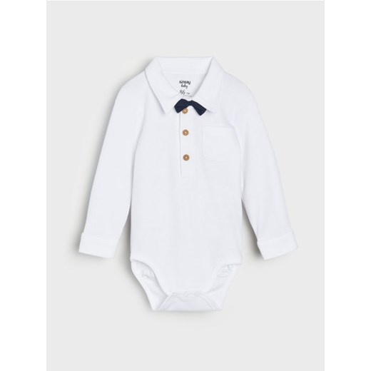 Sinsay - Bawełniane body z muszką - biały ze sklepu Sinsay w kategorii Body niemowlęce - zdjęcie 185677548