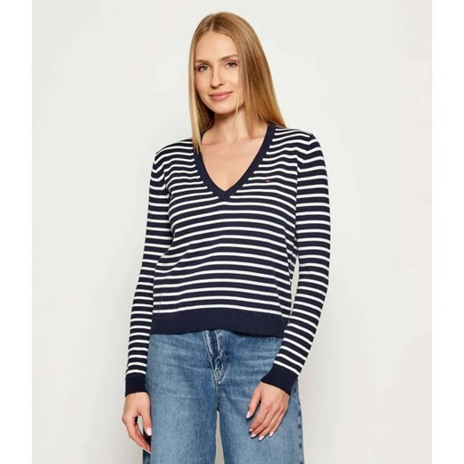 Tommy Jeans Sweter ESSENTIAL | Regular Fit ze sklepu Gomez Fashion Store w kategorii Swetry damskie - zdjęcie 185683828