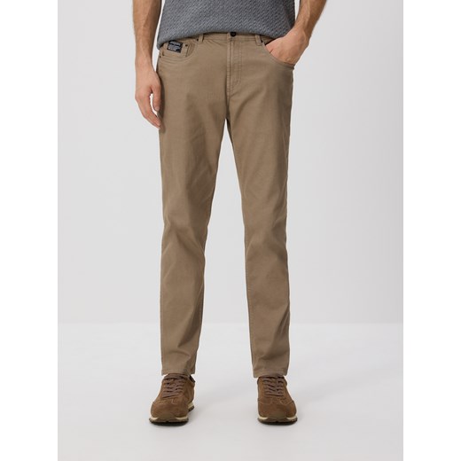 Reserved - Spodnie Slim fit - brązowy ze sklepu Reserved w kategorii Spodnie męskie - zdjęcie 185685458