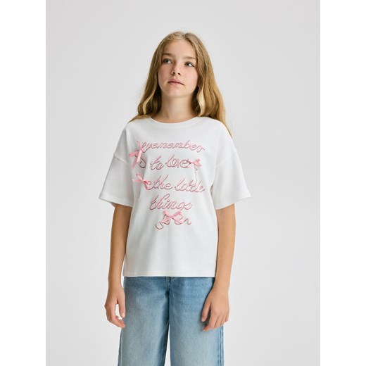 Reserved - T-shirt z aplikacją - złamana biel Reserved 146/152 (10-11 lat) Reserved