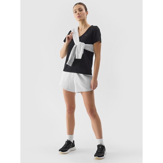 Damskie spodenki dresowe 4F 4FWSS24TSHOF286 - szare ze sklepu Sportstylestory.com w kategorii Szorty - zdjęcie 185693985