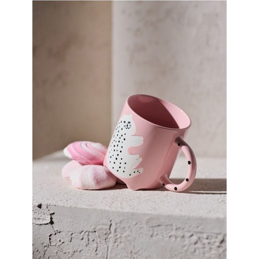 Sinsay - Ceramiczny kubek z uchem - różowy - id: 607ES-03X - marki Sinsay - 185702266 Sinsay - Ceramiczny kubek z uchem - różowy ze sklepu Sinsay w kategorii Kubki - zdjęcie 185702266