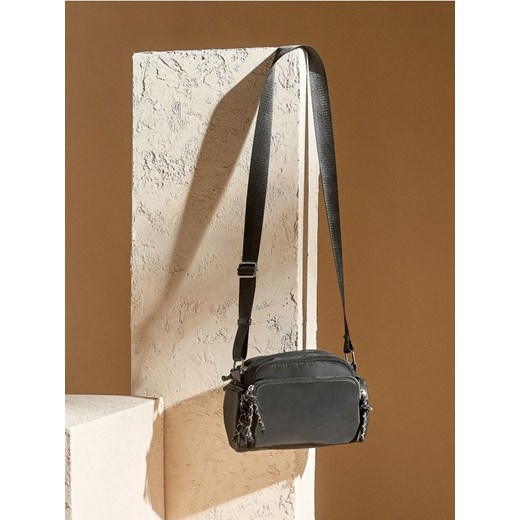 Sinsay - Nylonowa torebka crossbody - czarny ze sklepu Sinsay w kategorii Listonoszki - zdjęcie 185702289
