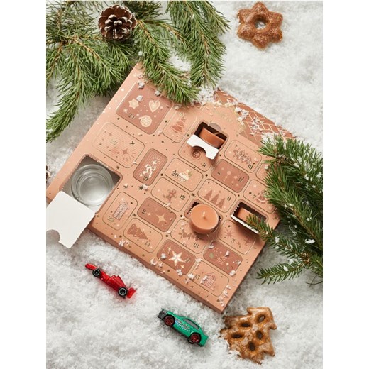 Sinsay - Kalendarz adwentowy ze świeczkami Gingerbread - beżowy ze sklepu Sinsay w kategorii Dom - zdjęcie 185702386