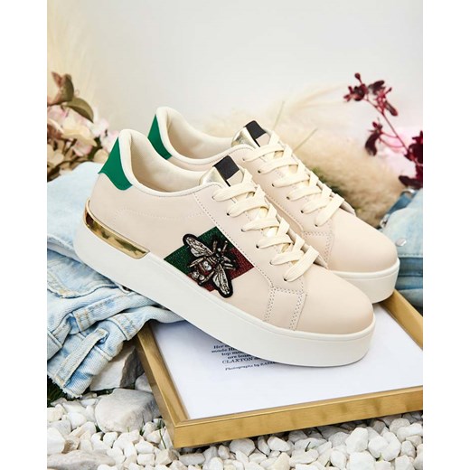 Royalfashion Sportowe sneakersy damskie z naszywkąSegenn ze sklepu royalfashion.pl w kategorii Buty sportowe damskie - zdjęcie 185707376