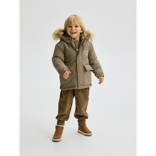 Reserved - Ocieplana kurtka z kapturem - beżowy ze sklepu Reserved w kategorii Kurtki chłopięce - zdjęcie 185715585