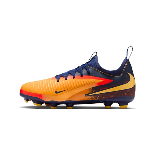 Korki piłkarskie na różne nawierzchnie dla dużych dzieci Nike Jr. Phantom 6 Low Academy „Erling Haaland” - Pomarańczowy ze sklepu Nike poland w kategorii Buty sportowe dziecięce - zdjęcie 185716007