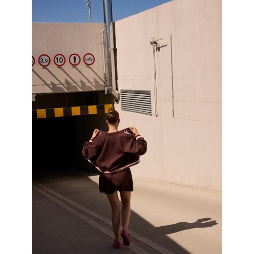 Mohito - Bluza z zamkiem - ciemnobrązowy ze sklepu Mohito w kategorii Bluzy damskie - zdjęcie 185724775