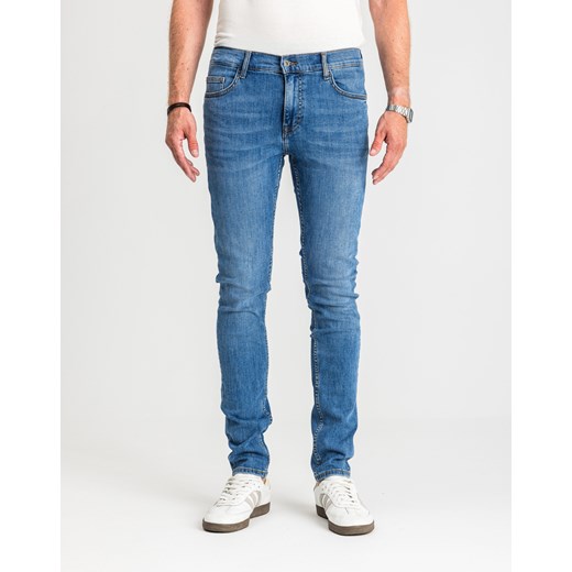 Męskie Spodnie Jeansowe Mustang Style Frisco Skinny Denim Blue 1017117 5000 682 ze sklepu YouNeedit.pl w kategorii Jeansy męskie - zdjęcie 185735927
