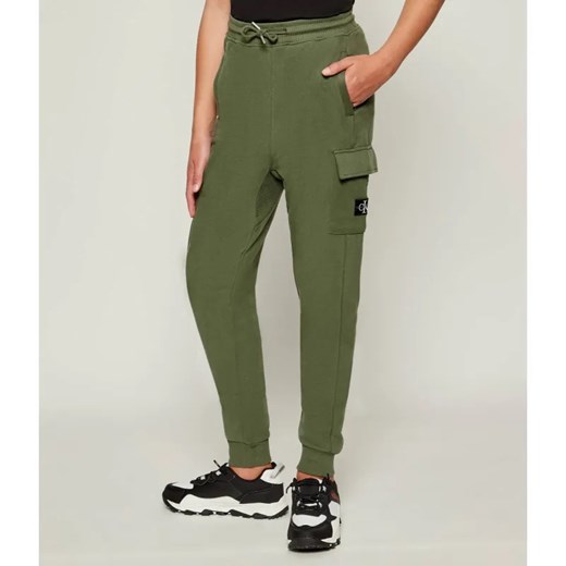 Calvin Klein Jeans Spodnie dresowe | Relaxed fit ze sklepu Gomez Fashion Store w kategorii Spodnie chłopięce - zdjęcie 185742909