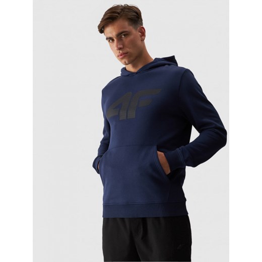 Męska bluza dresowa nierozpinana z kapturem 4F 4FWMM00TSWSM1464 - granatowa ze sklepu Sportstylestory.com w kategorii Bluzy męskie - zdjęcie 185749888