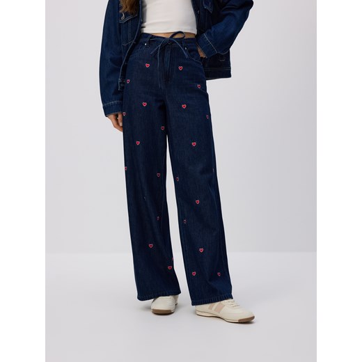 Reserved - Jeansy wide leg z haftem - granatowy ze sklepu Reserved w kategorii Jeansy damskie - zdjęcie 185750675