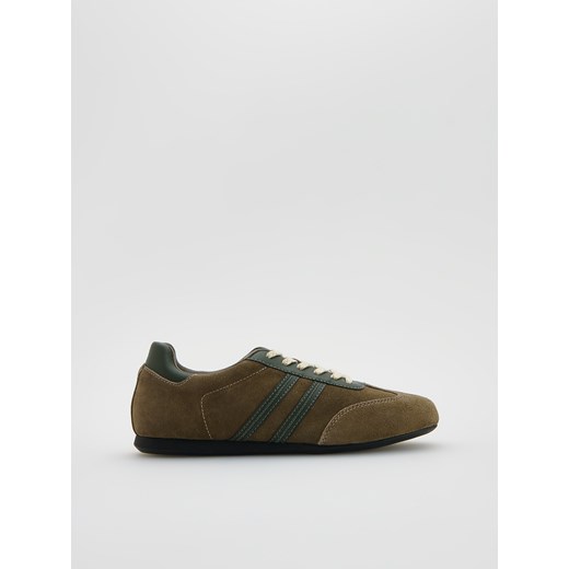 Reserved - Zamszowe sneakersy - ciemnozielony ze sklepu Reserved w kategorii Buty sportowe damskie - zdjęcie 185751188