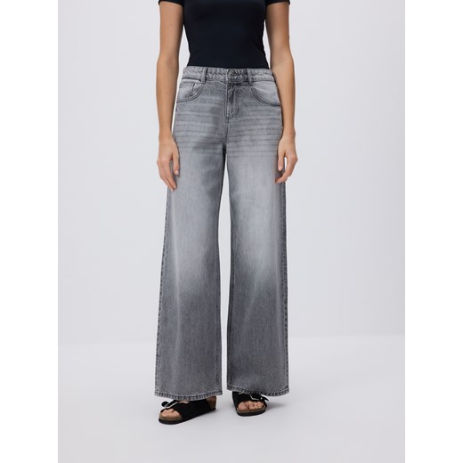 Reserved - Jeansy baggy fit - jasnoszary ze sklepu Reserved w kategorii Jeansy damskie - zdjęcie 185751725