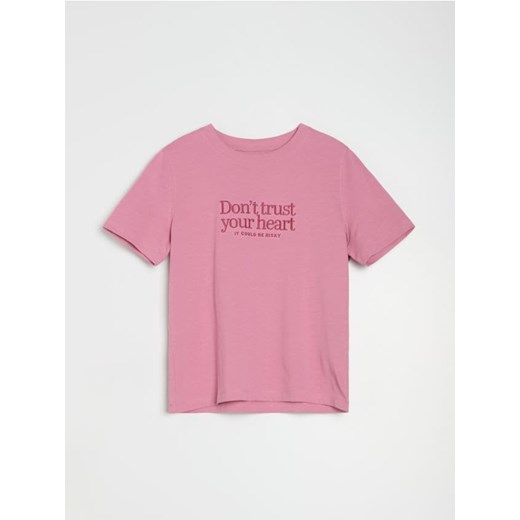 Sinsay - Bawełniana koszulka z napisem - różowy Sinsay XS Sinsay