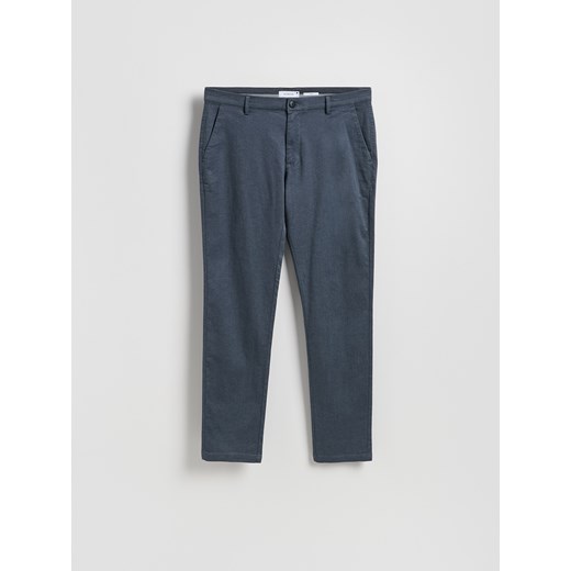 Reserved - Spodnie chino slim fit - granatowy ze sklepu Reserved w kategorii Spodnie męskie - zdjęcie 185755269