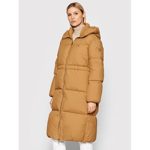 Tommy Hilfiger Płaszcz zimowy Nylon Down WW0WW31702 Brązowy Relaxed Fit ze sklepu MODIVO w kategorii Kurtki damskie - zdjęcie 185761145