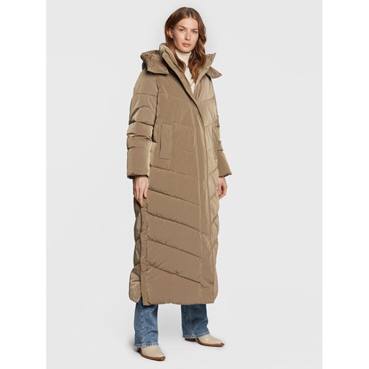 Calvin Klein Płaszcz zimowy Modern K20K205127 Beżowy Regular Fit ze sklepu MODIVO w kategorii Płaszcze damskie - zdjęcie 185761378