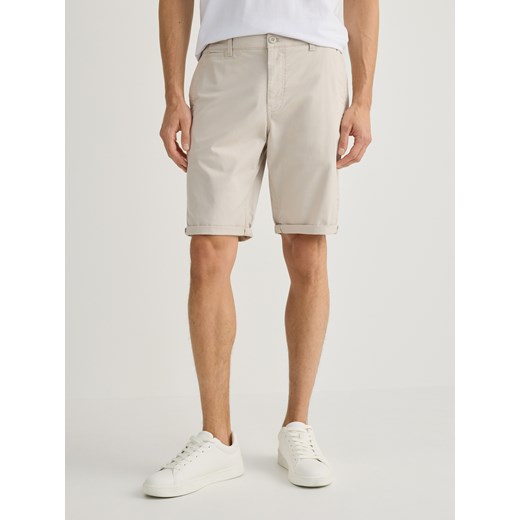 Reserved - Szorty chino slim - beżowy ze sklepu Reserved w kategorii Spodenki męskie - zdjęcie 185765735