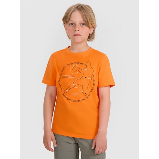 Chłopięcy t-shirt z nadrukiem 4F 4FJWAW25TTSHM2413 - pomarańczowy ze sklepu Sportstylestory.com w kategorii T-shirty chłopięce - zdjęcie 185769919
