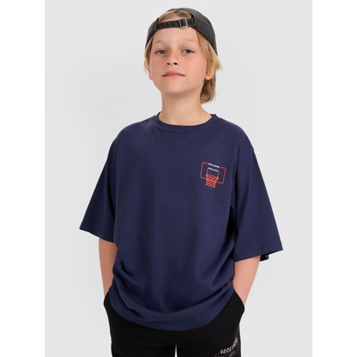 Chłopięcy t-shirt z nadrukiem 4F 4FJWAW25TTSHM2412 - granatowy ze sklepu Sportstylestory.com w kategorii T-shirty chłopięce - zdjęcie 185769975