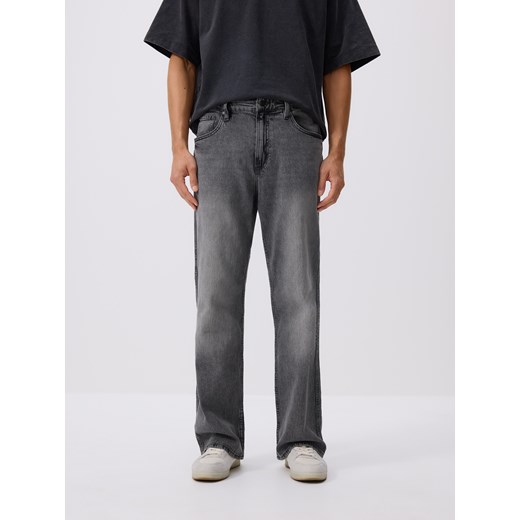 Reserved - Jeansy bootcut z efektem sprania - jasnoszary ze sklepu Reserved w kategorii Jeansy męskie - zdjęcie 185783806