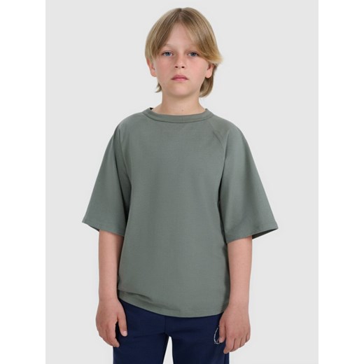 Chłopięcy t-shirt oversize 4F 4FJWAW25TTSHM2411 - khaki ze sklepu Sportstylestory.com w kategorii T-shirty chłopięce - zdjęcie 185784955