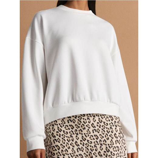 Sinsay - Gładka bluza z długim rękawem soft touch - kremowy ze sklepu Sinsay w kategorii Bluzy damskie - zdjęcie 185790967