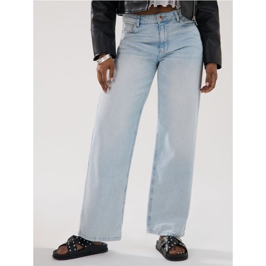 Sinsay - Jeansy loose fit - niebieski ze sklepu Sinsay w kategorii Jeansy damskie - zdjęcie 185804229