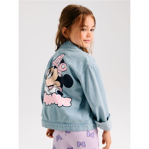 Sinsay - Kurtka jeansowa z nadrukiem na plecach Minnie Mouse - niebieski Sinsay 140 (9-10 l) Sinsay