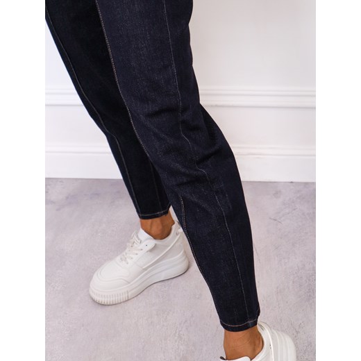 SPODNIE JEANSOWE MOM FIT Z PRZESZYCIAMI Z PRZODU NOGAWEK- GRANATOWE Olika M olika.com.pl