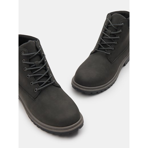 Sinsay - Trapery sznurowane z imitacji zamszu - czarny Sinsay 46 Sinsay