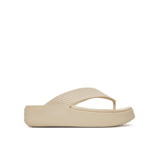 Japonki Crocs Getaway Groove Platform Flip 210700 Beżowy ze sklepu eobuwie.pl w kategorii Klapki damskie - zdjęcie 185819559