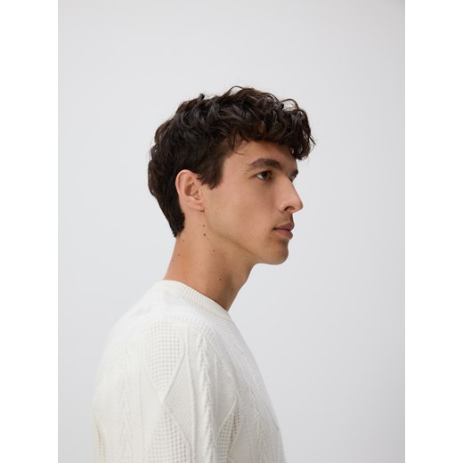 Reserved - Sweter z wakoczowym splotem - złamana biel Reserved M Reserved