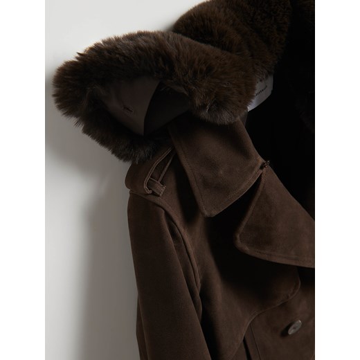 Reserved - Kurtka z futrzanym kołnierzem - ciemnobrązowy Reserved M Reserved