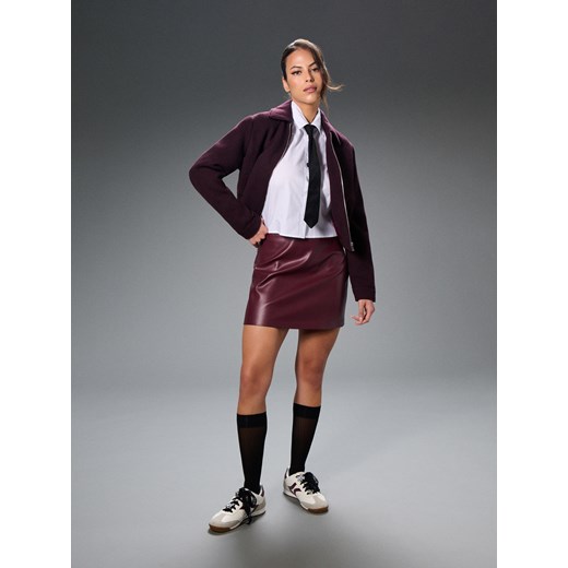 Sinsay - Spódnica mini z imitacji skóry z paskiem - czerwony Sinsay XS Sinsay