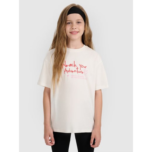 Dziewczęcy t-shirt z nadrukiem 4F 4FJRAW25TTSHF3188 - biały ze sklepu Sportstylestory.com w kategorii Bluzki dziewczęce - zdjęcie 185837565
