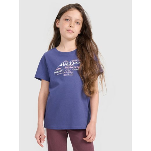 Dziewczęcy t-shirt z nadrukiem 4F 4FJRAW25TTSHF3189-11S - granatowy ze sklepu Sportstylestory.com w kategorii Bluzki dziewczęce - zdjęcie 185837595