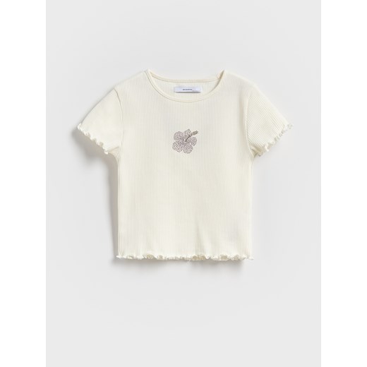 Reserved - Prążkowany t-shirt z aplikacją - złamana biel ze sklepu Reserved w kategorii Bluzki dziewczęce - zdjęcie 185850096
