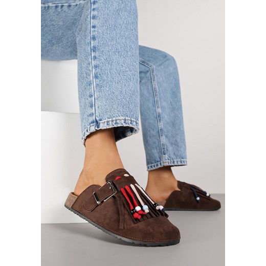 Brązowe Klapki Mule w Stylu Boho z Ozdobnymi Frędzlami Varre 41 born2be.pl