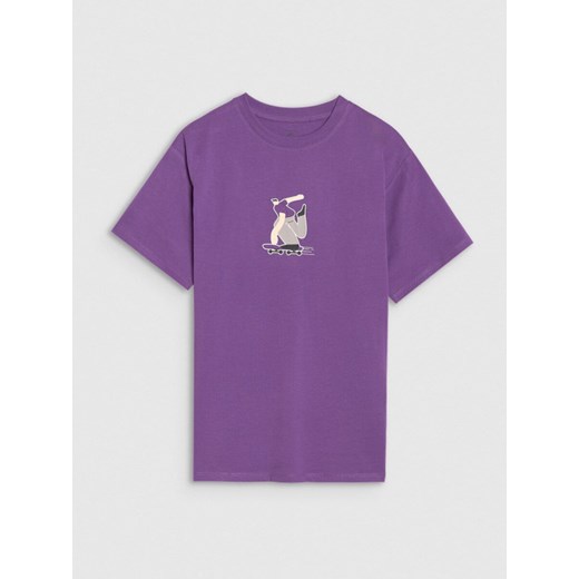 Chłopięcy t-shirt z nadrukiem 4F 4FJRSS25TTSHM2641 - fioletowy ze sklepu Sportstylestory.com w kategorii T-shirty chłopięce - zdjęcie 185854375