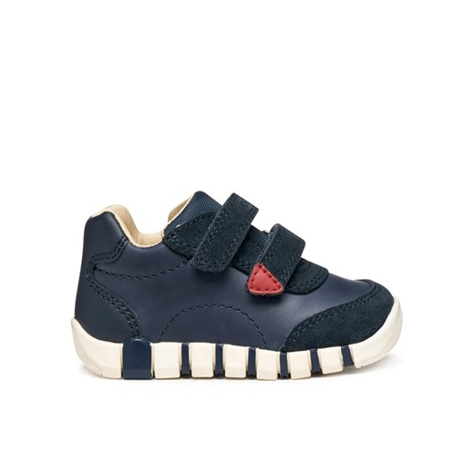 Sneakersy Geox B Iupidoo B5655B 0CL22 C0735 Granatowy ze sklepu eobuwie.pl w kategorii Buty sportowe dziecięce - zdjęcie 185860316