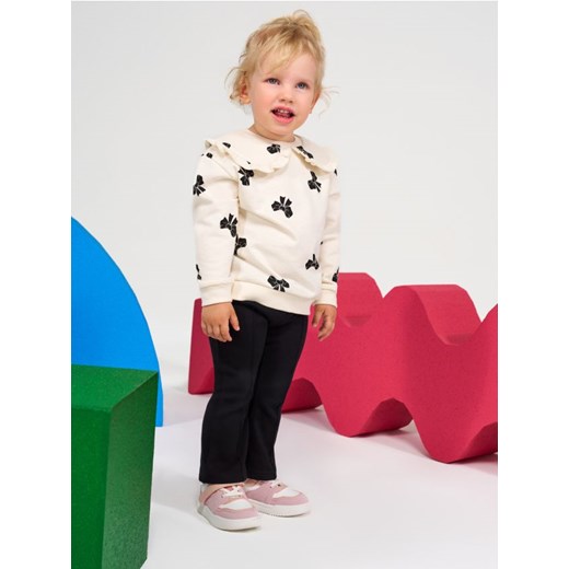 Sinsay - Bluza o szerszym kroju z kołnierzykiem - kremowy - id: 055EU-01X - marki Sinsay - 185883297 Sinsay - Bluza o szerszym kroju z kołnierzykiem - kremowy ze sklepu Sinsay w kategorii Bluzy i swetry - zdjęcie 185883297