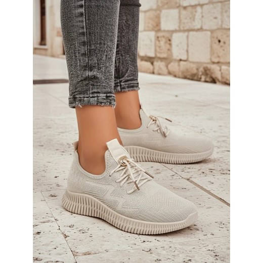 Aurelia Bianca – białe damskie sneakersy Royalfashion na płaskiej podeszwie ze sklepu royalfashion.pl w kategorii Buty sportowe damskie - zdjęcie 185885366